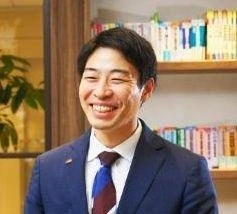 新夕正規の講師写真